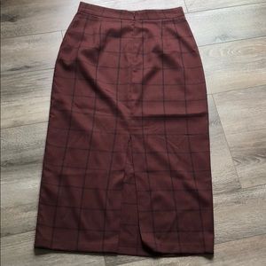 Skirt purplish red